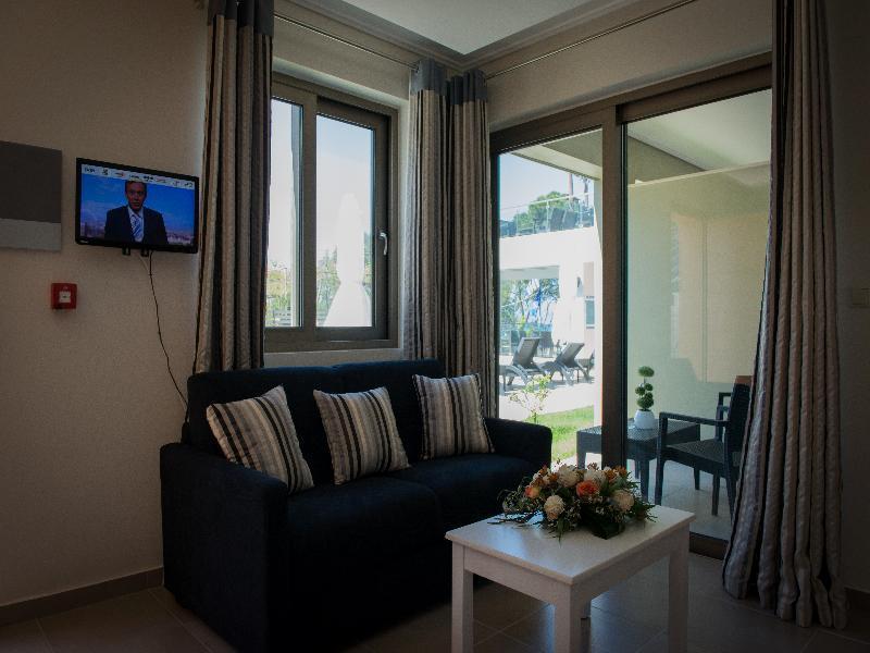 Mantinia Bay Hotel กาลามาตา ภายนอก รูปภาพ