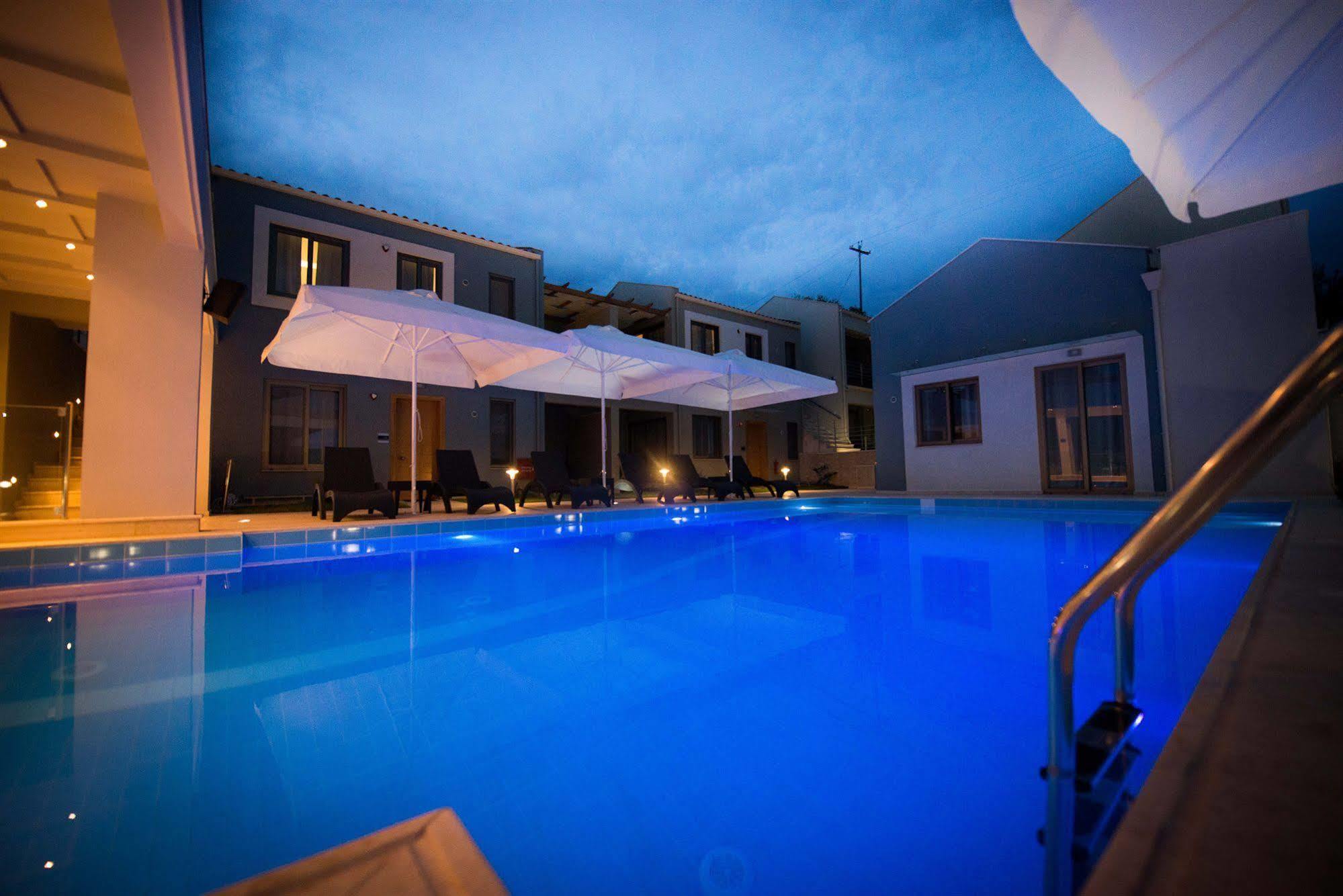 Mantinia Bay Hotel กาลามาตา ภายนอก รูปภาพ