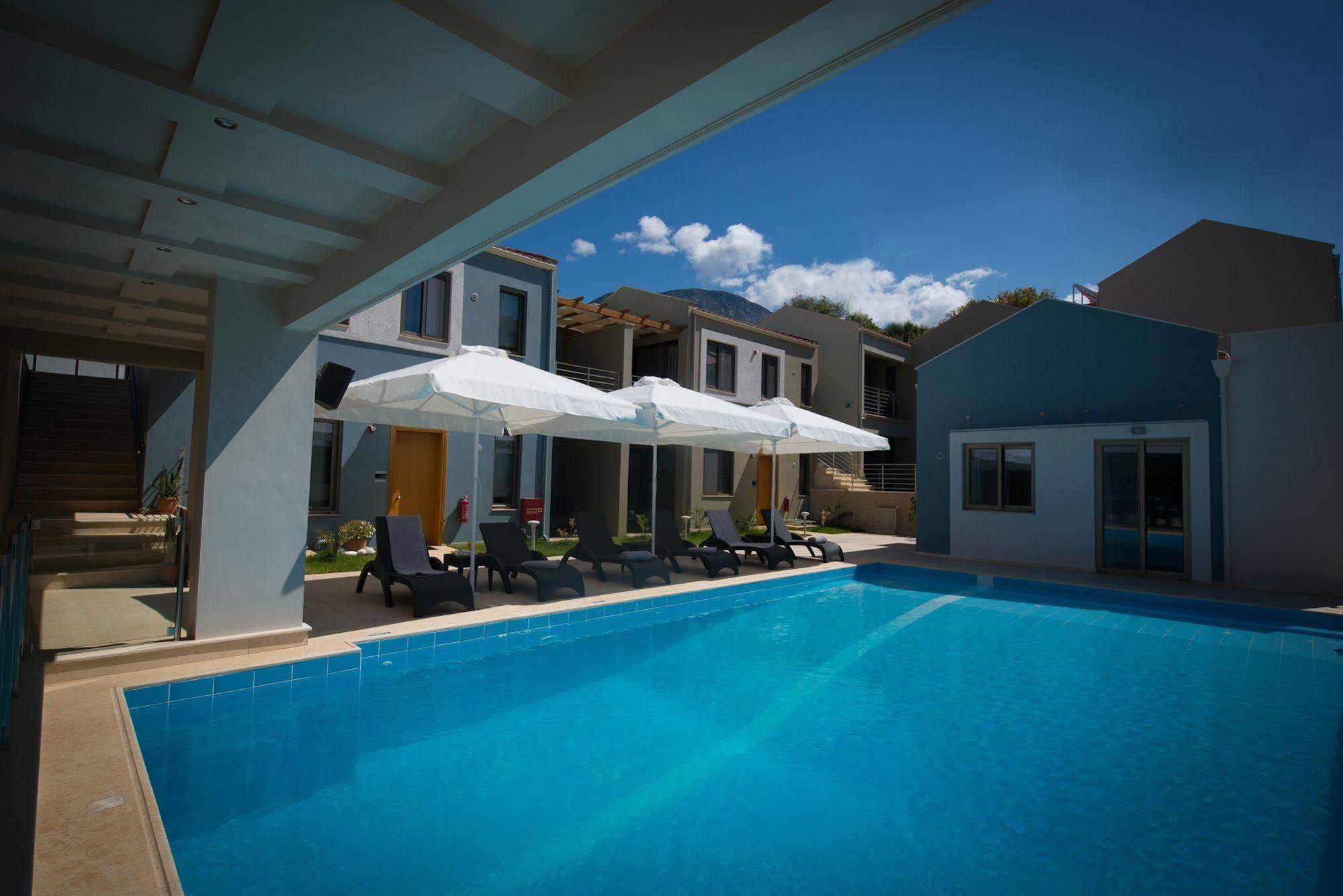 Mantinia Bay Hotel กาลามาตา ภายนอก รูปภาพ