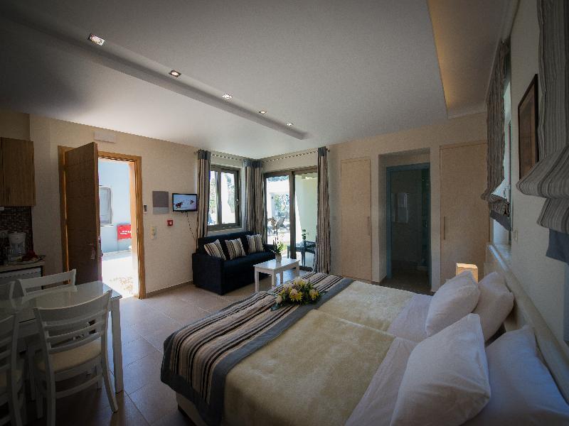 Mantinia Bay Hotel กาลามาตา ภายนอก รูปภาพ